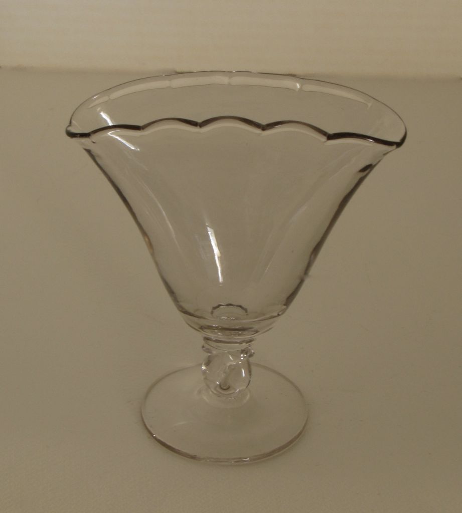 #1540 Lariat vase, crimped, crystal, 1942-1957